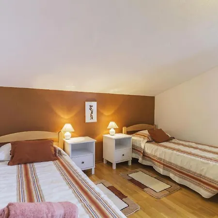Villa Luxury Experience In Kacana With Heated Pool And Play Station 4 Vodnjan