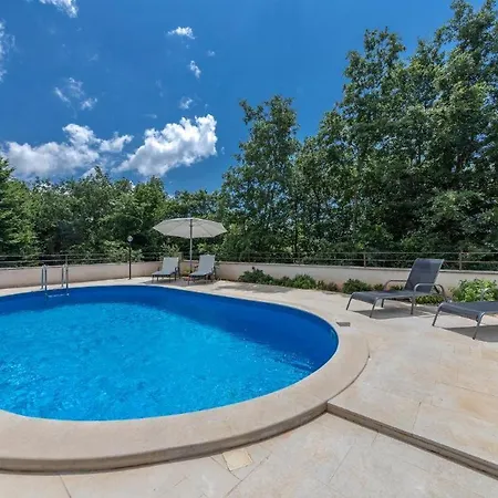 Villa Luxury Experience In Kacana With Heated Pool And Play Station 4