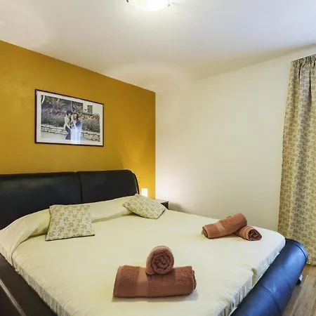 Luxury Experience In Kacana With Heated Pool And Play Station 4 * Vodnjan